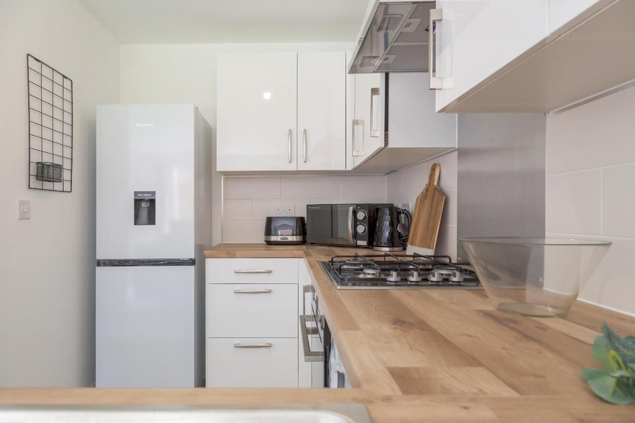 Pass The Keys Cheerful 4 Bed Central Townhouse Garden & Parking Villa Birmingham Bagian luar foto